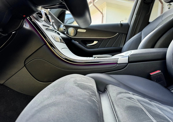 Mercedes-Benz GLC cena 219000 przebieg: 63500, rok produkcji 2020 z Szadek małe 667